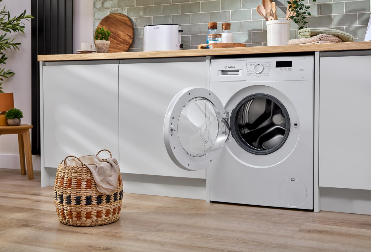 Bosch WGE03408GB Series 2, Free-Standing Washing Machine Front Loader, A Rated, 8 kg, 1400 rpm, Extremely Quick 15/30 Wash